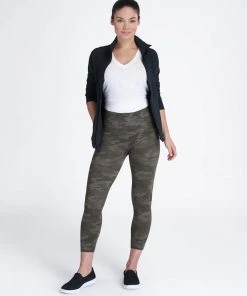 Spanx Look At Me Now Seamless Cropped Leggings 91 Spanx Look At Me Now Seamless Cropped Leggings