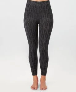 Spanx Look At Me Now Seamless Cropped Leggings 64 Spanx Look At Me Now Seamless Cropped Leggings