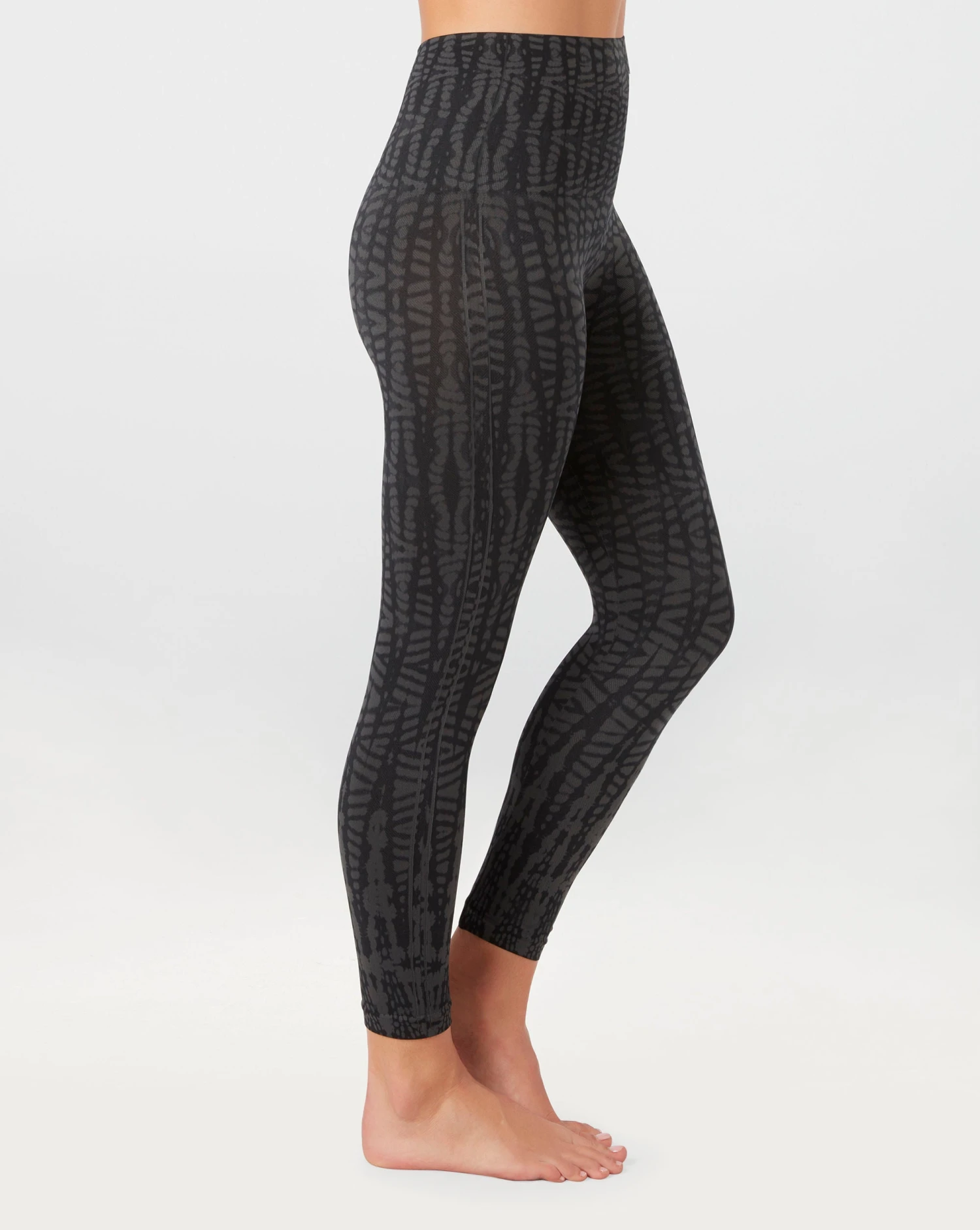 Spanx Look At Me Now Seamless Cropped Leggings 13 Spanx Look At Me Now Seamless Cropped Leggings