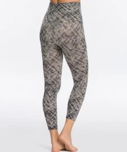 Spanx Look At Me Now Seamless Cropped Leggings 77 Spanx Look At Me Now Seamless Cropped Leggings