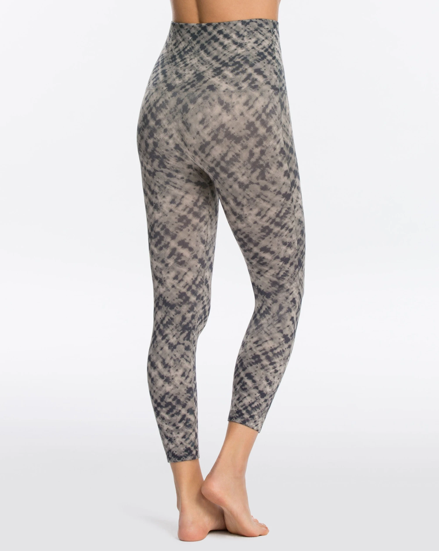 Spanx Look At Me Now Seamless Cropped Leggings 25 Spanx Look At Me Now Seamless Cropped Leggings