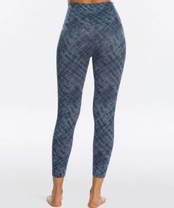 Spanx Look At Me Now Seamless Cropped Leggings 82 Spanx Look At Me Now Seamless Cropped Leggings