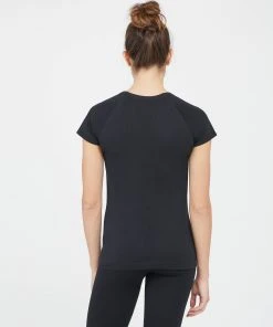 Spanx Shop All Activewear Look At Me Now Seamless Tee 19 Spanx Shop All Activewear Look At Me Now Seamless Tee