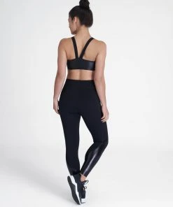 Spanx Every.Wear™ Gloss Pocket Leggings 10 Spanx Every.Wear™ Gloss Pocket Leggings