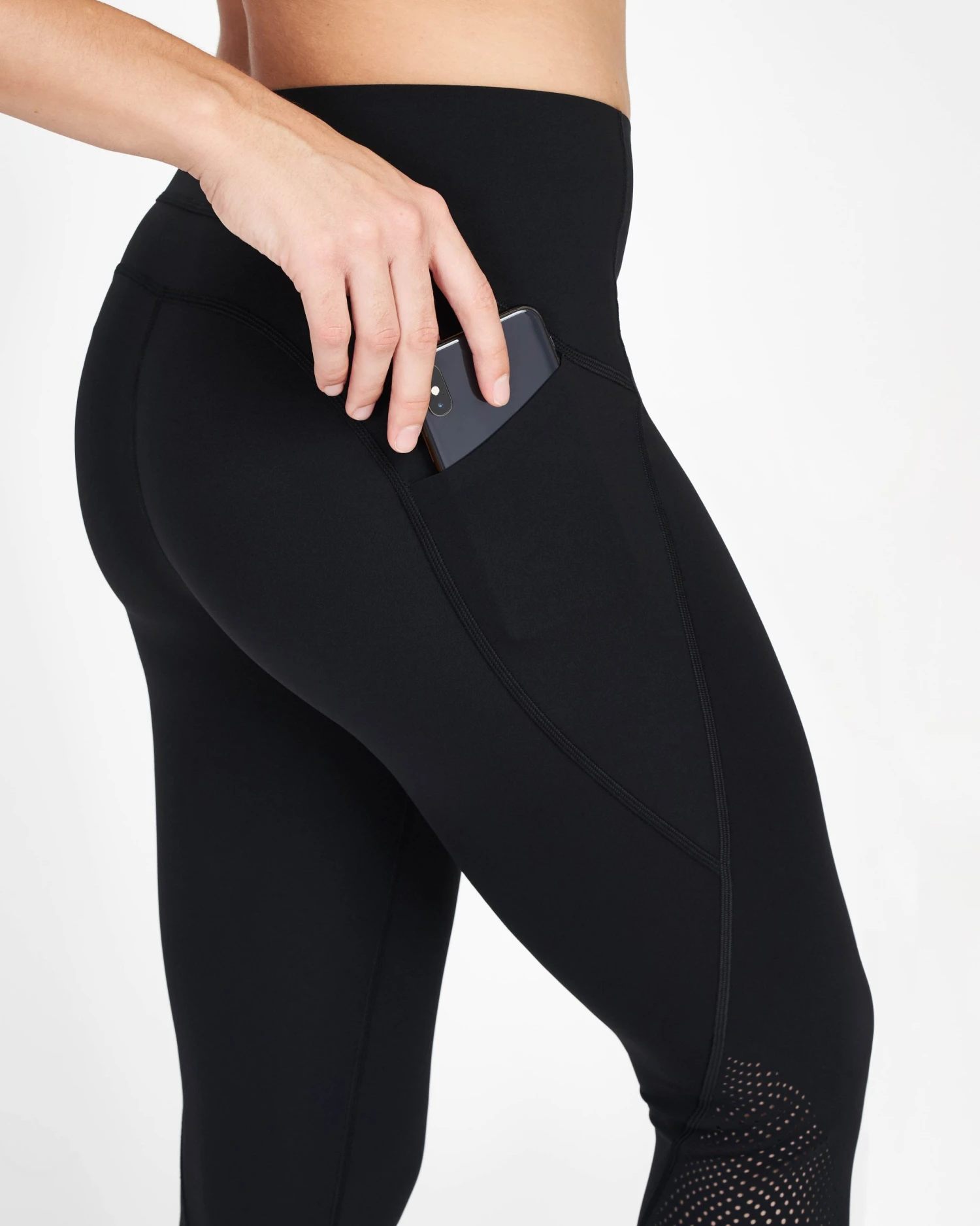Spanx Every.Wear Laser Wave 7/8 Leggings 13 Spanx Every.Wear Laser Wave 7/8 Leggings