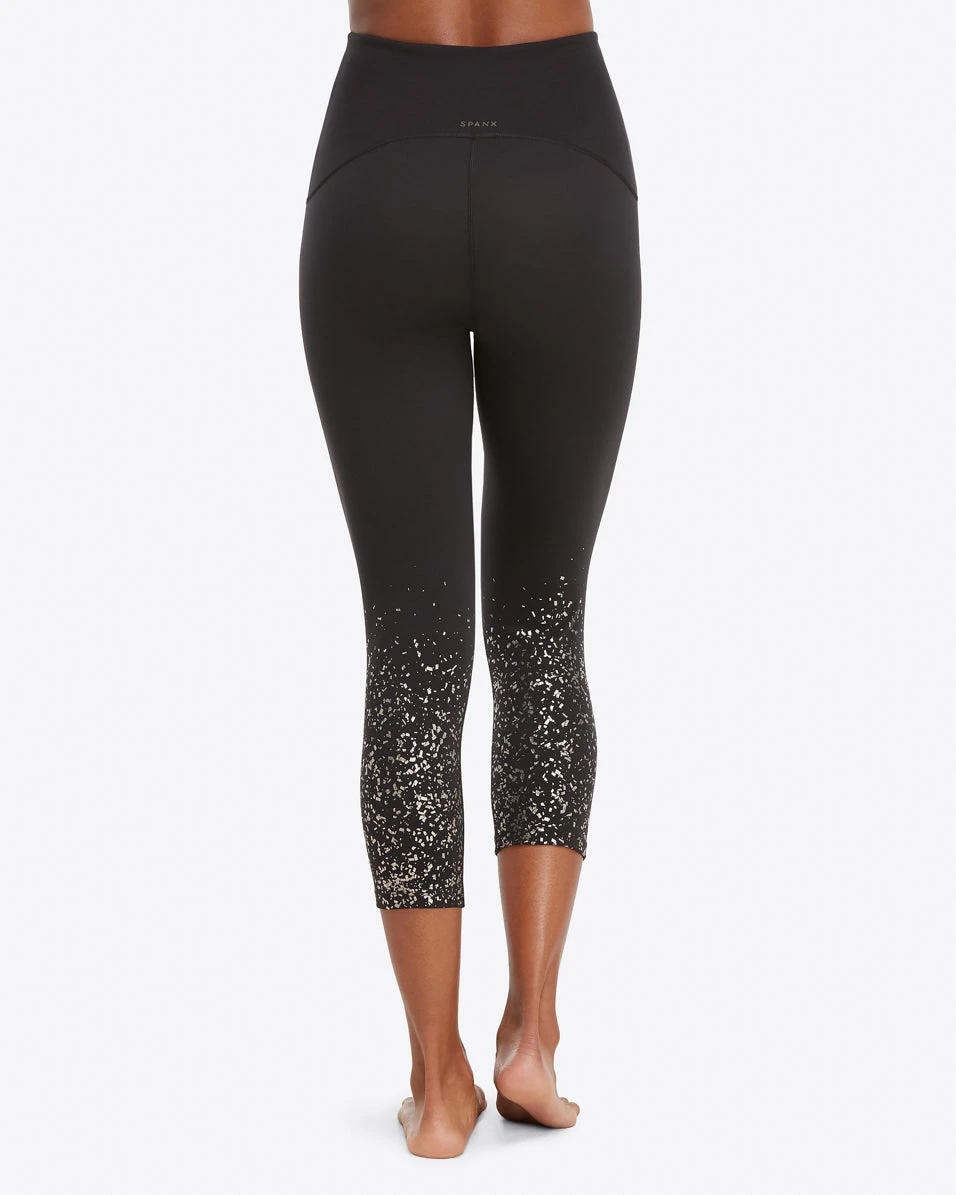 Spanx Booty Boost® Active Printed Cropped Leggings 4 Spanx Booty Boost® Active Printed Cropped Leggings