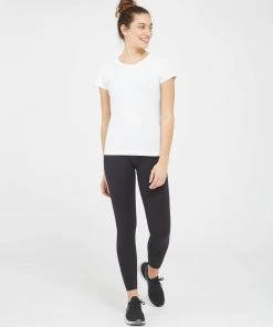 Spanx Shop All Activewear Look At Me Now Seamless Tee 25 Spanx Shop All Activewear Look At Me Now Seamless Tee