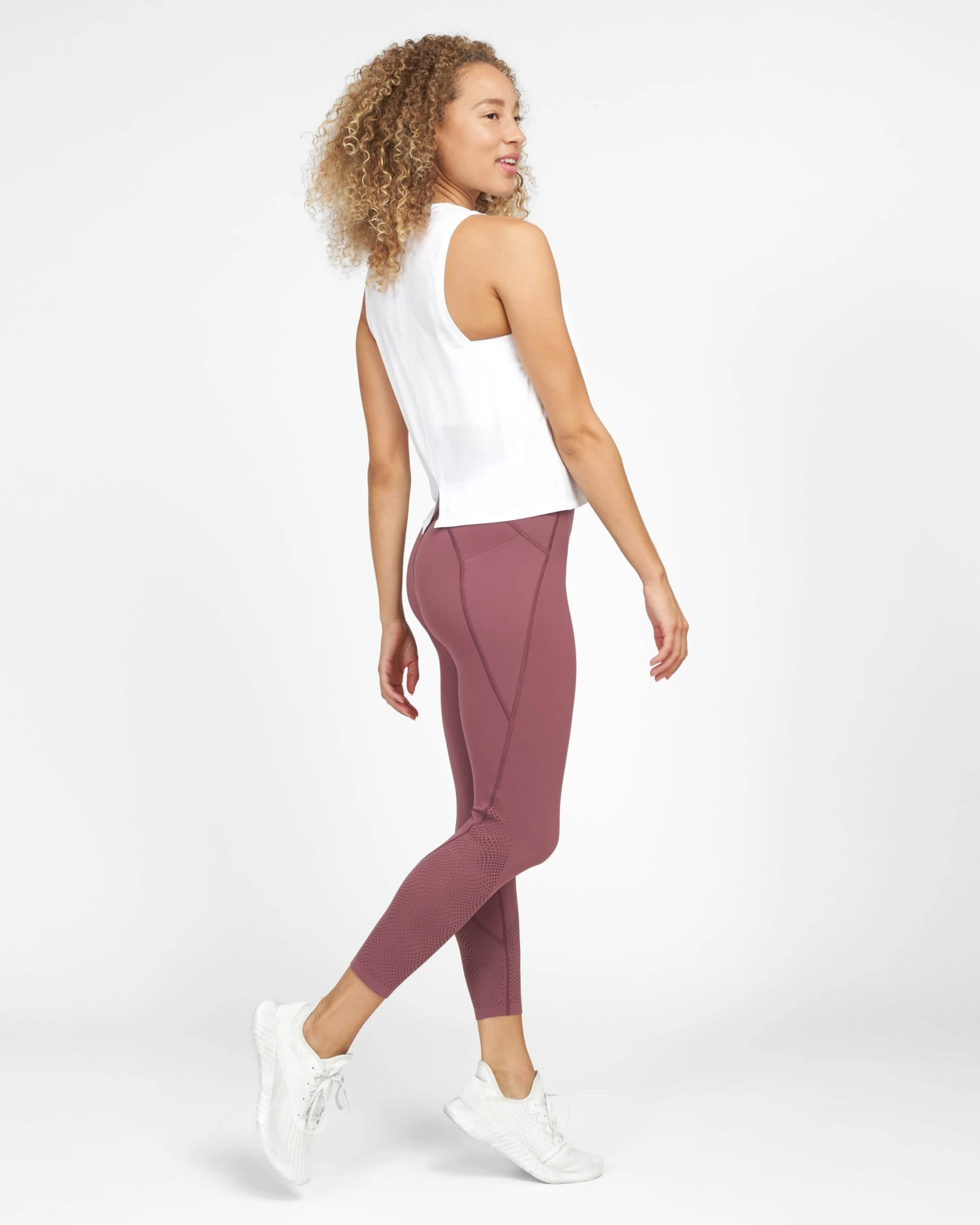 Spanx Every.Wear Laser Wave 7/8 Leggings 3 Spanx Every.Wear Laser Wave 7/8 Leggings